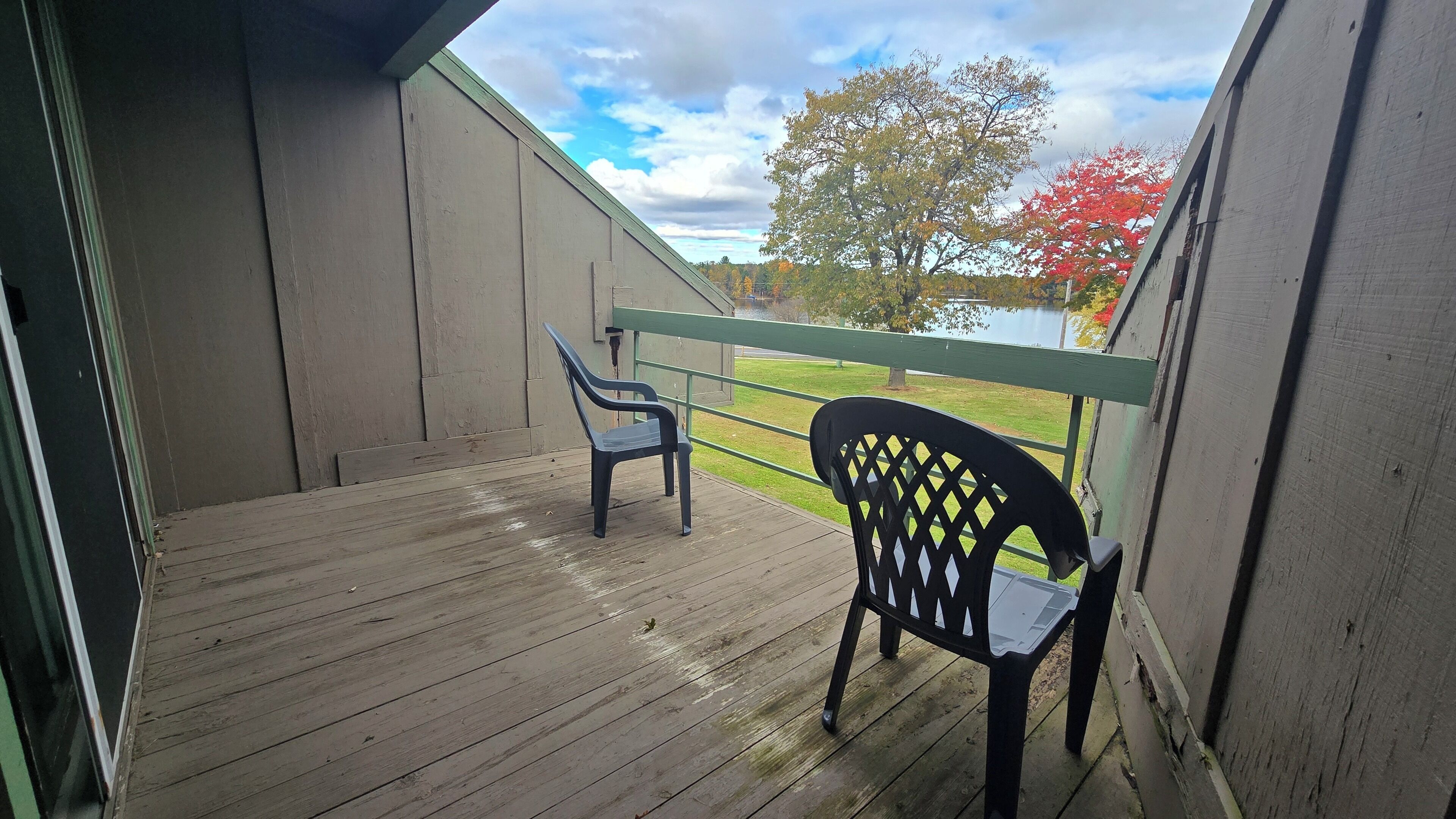 Standardzimmer, 1 Queen-Bett, Seeblick | Terrasse/Patio