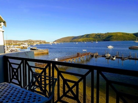 Self Catering Apartment - Top Fl. | Water view