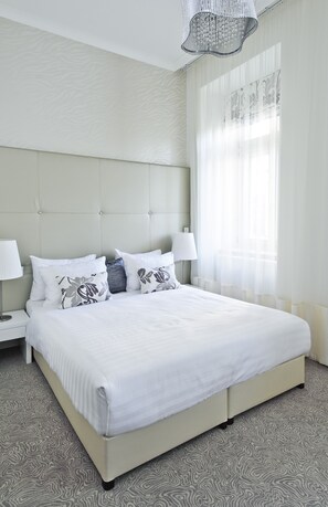 Junior Double or Twin Room | Premium bedding, minibar, in-room safe, desk - Adele Boutique Hotel (Pecs)