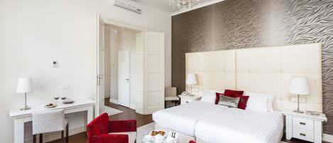 Suite | 1 bedroom, premium bedding, minibar, in-room safe