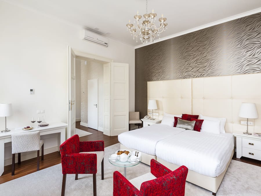 Ropa de cama de alta calidad y minibar