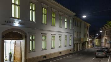 Fasade – kveld/natt