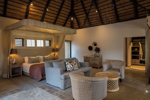 Inyati Game Lodge