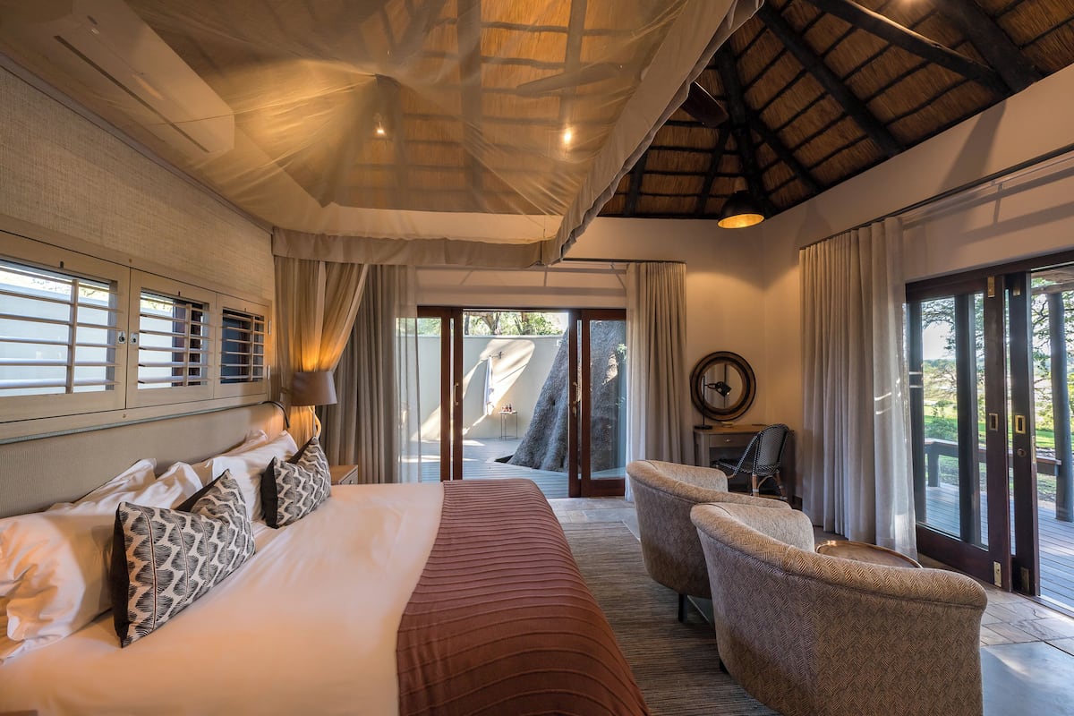 Standard Room, 1 Bedroom | Hypo-allergenic bedding available, minibar (some free items)