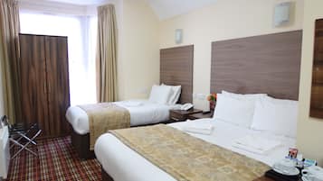 Firemannsrom – superior | Safe på rommet, skrivebord, blendingsgardiner og lydisolert