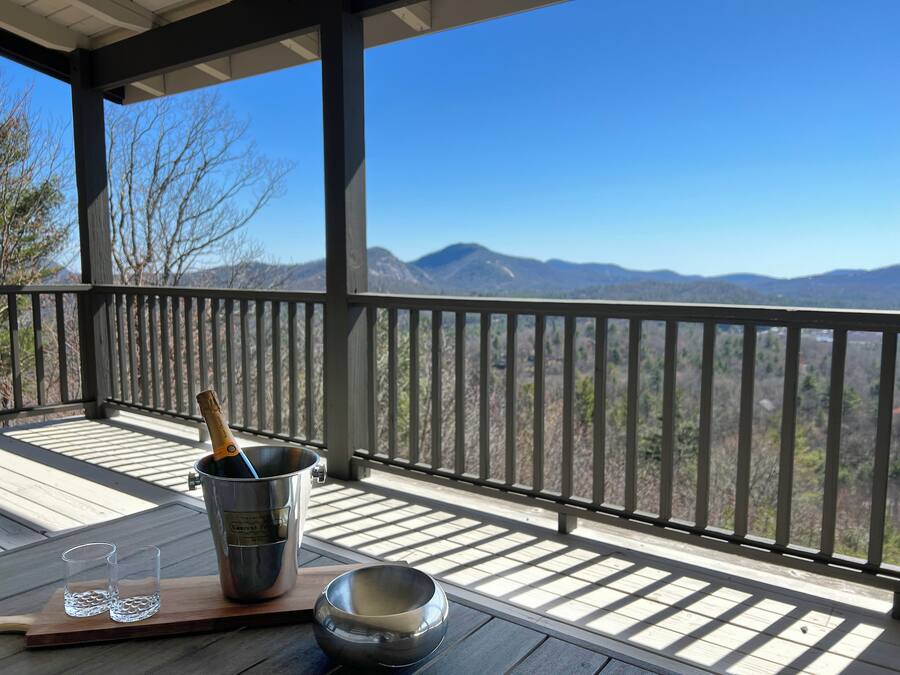 The Outland Skyhaus | Mountain view