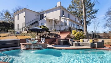 Outdoor pool, pool umbrellas, sun loungers
