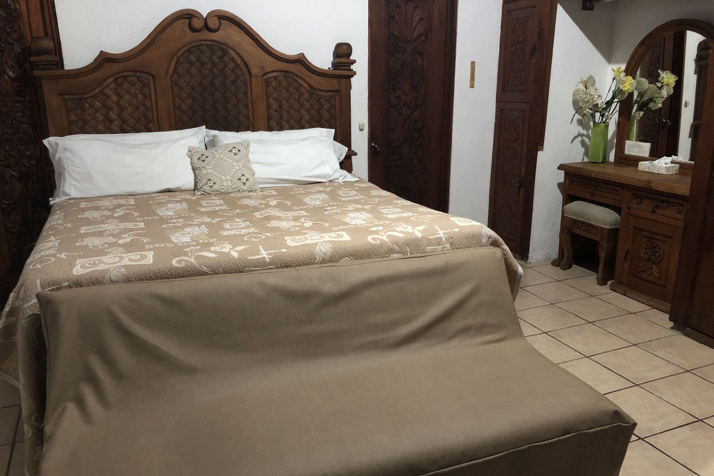 Family Room, 1 Bedroom | In-room safe, iron/ironing board, free WiFi, bed sheets