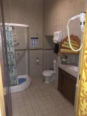 Standard Room, 1 Double Bed | Bathroom | Shower, free toiletries, slippers, towels