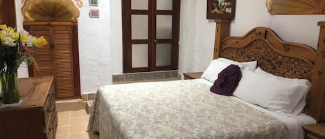Family Room, 1 Bedroom | In-room safe, iron/ironing board, free WiFi, bed sheets