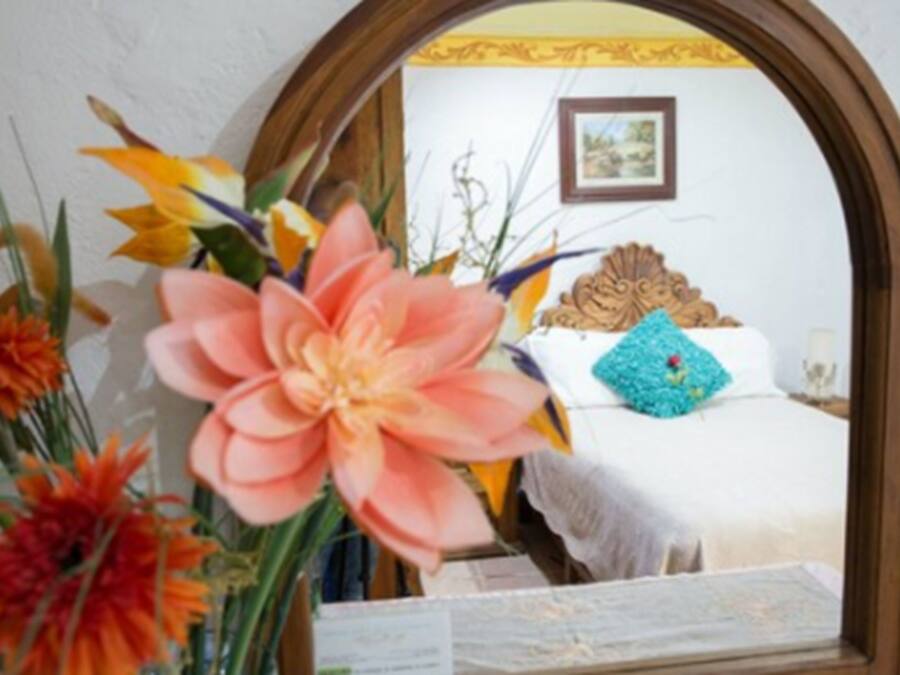 Quarto standard, 1 cama de casal | Cofres nos quartos, ferros/tábuas de passar roupa, Wi-Fi de cortesia