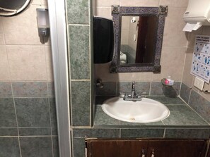 Doppia familiare | Bagno | Doccia, set di cortesia gratuito, asciugacapelli, pantofole
