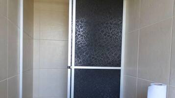 Standard Double Room | Bathroom | Shower, towels