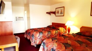 Comfort Room, 2 Queen Beds, Non Smoking, Refrigerator & Microwave | Desk, free WiFi - Western Motor Inn (Burlington)