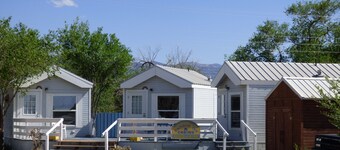 Rainbow Inn & Cottages