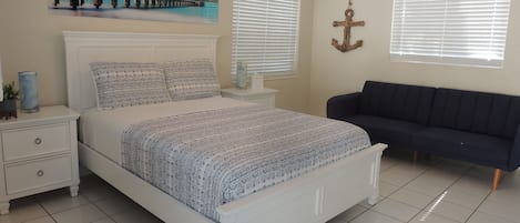 Svíta - 1 stórt tvíbreitt rúm með svefnsófa (Ocean Front) | Öryggishólf í herbergi, sérhannaðar innréttingar, sérvalin húsgögn