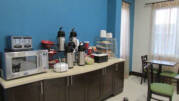 Free daily continental breakfast