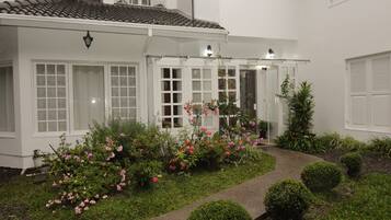 Fachada da propriedade