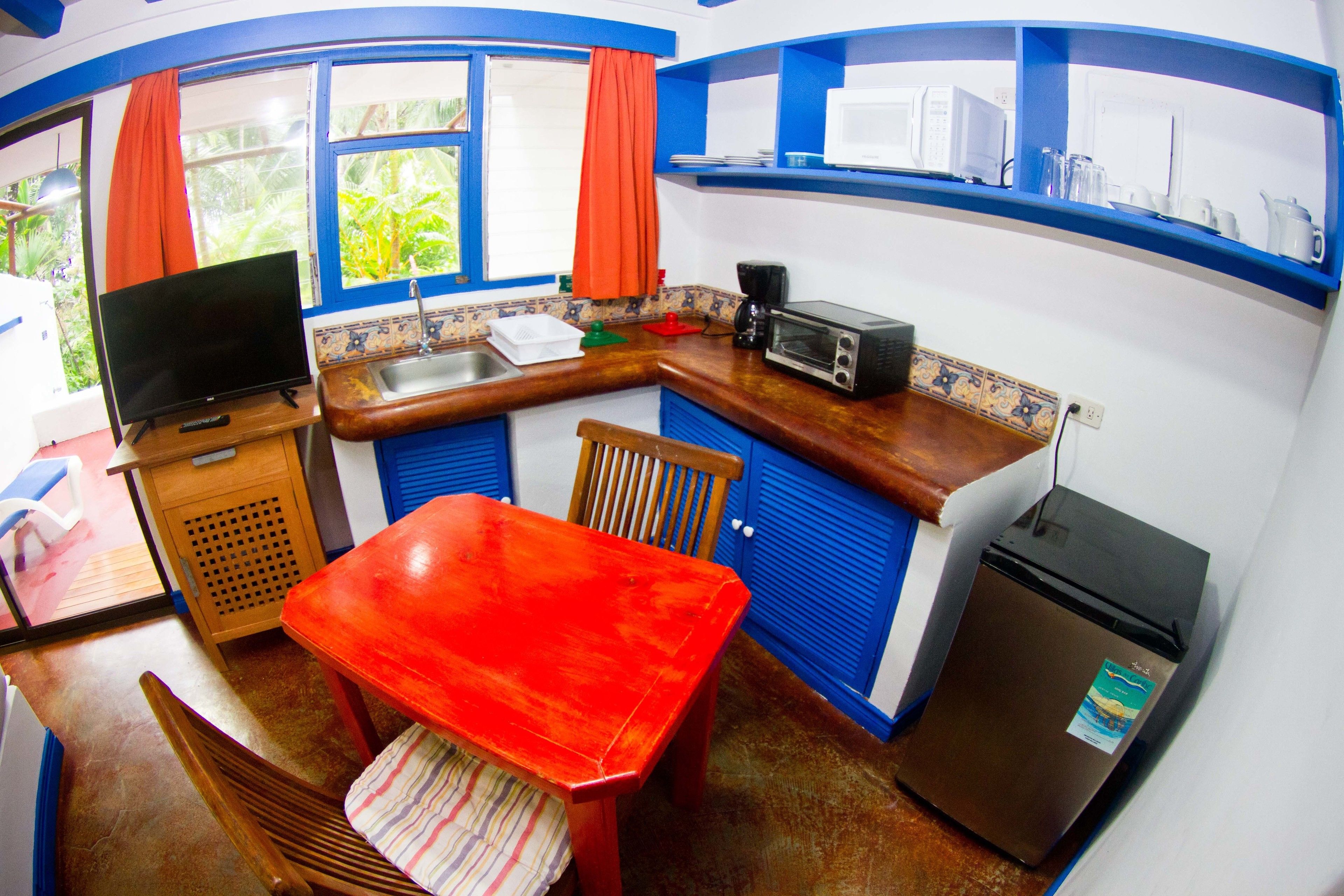 junior villa, 1 king bed, kitchenette, garden view | private kitchen