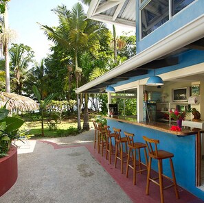2 restaurantes, café da manhã, culinária internacional