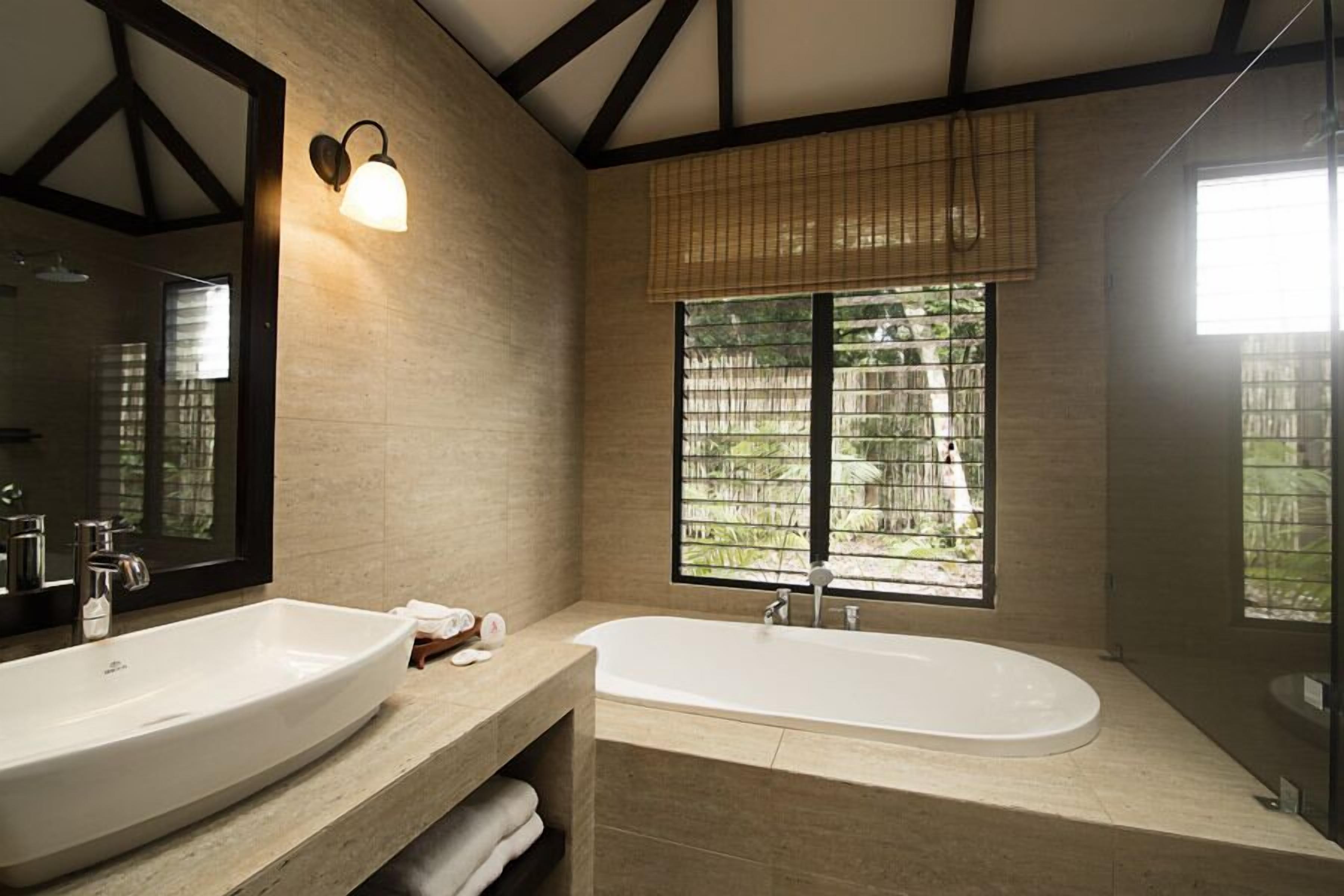 shower, free toiletries, towels