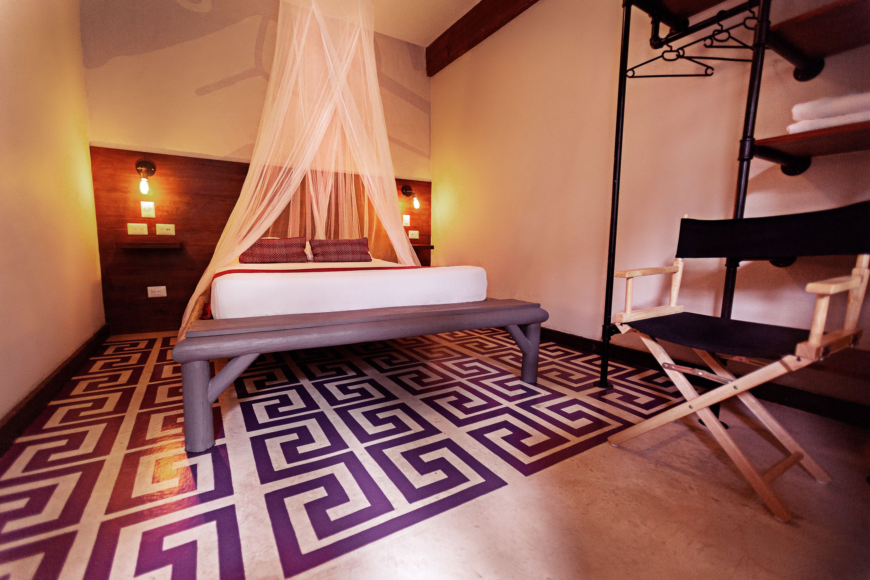 Exploration Room, Shared Bathroom | Bed sheets