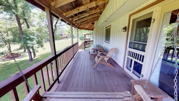 Classic Cabin, 3 Bedrooms, 2 Bathrooms, River View | Terrace/patio