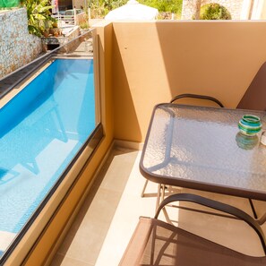 Studio | Hypo-allergenic bedding, in-room safe, individually decorated - Lola Apartments (Platanias)