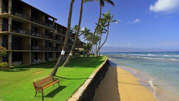 Condo, 2 Bedrooms | Property grounds