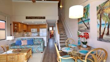 Condo, 2 Bedrooms | Dining