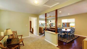 House, 4 Bedrooms | Interior