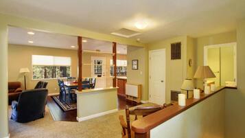 House, 4 Bedrooms | Interior