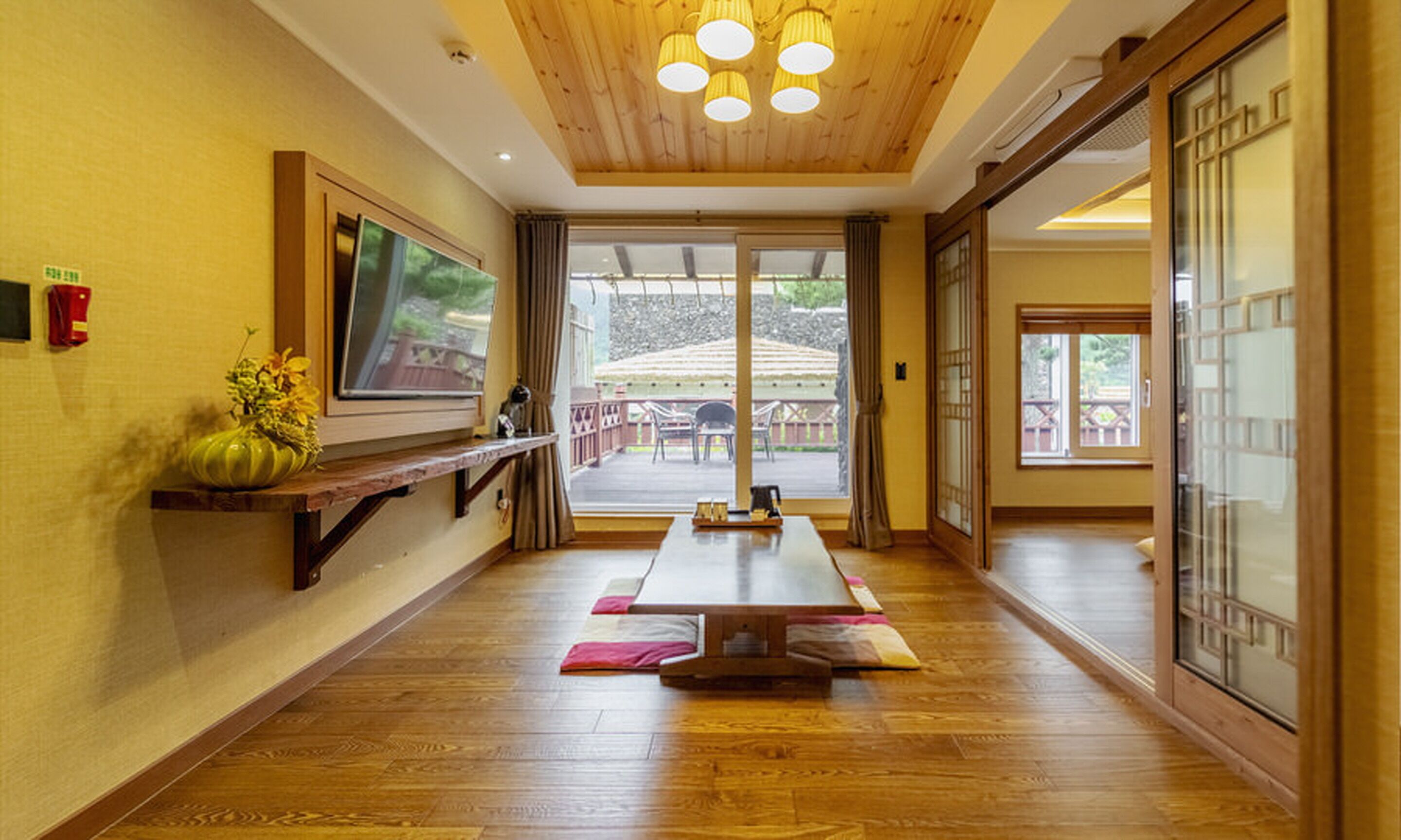 ondol suite | living area | 0-inch flat-screen tv with cable channels, tv, netflix