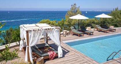 Avra Private Suites