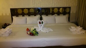 Double Room | Desk, rollaway beds, free WiFi