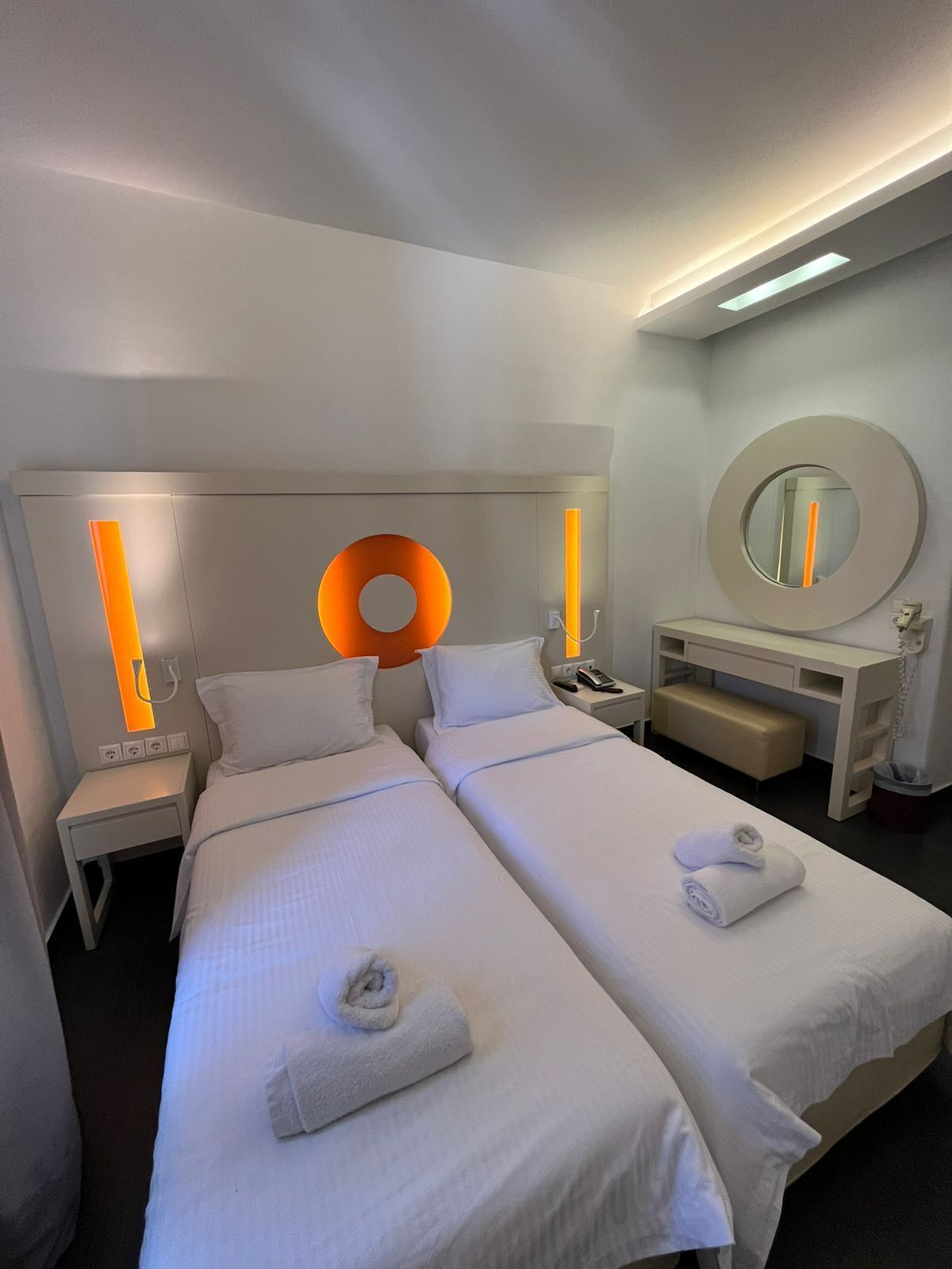 standard room | in-room safe, iron/ironing board, free cots/infant beds, rollaway beds