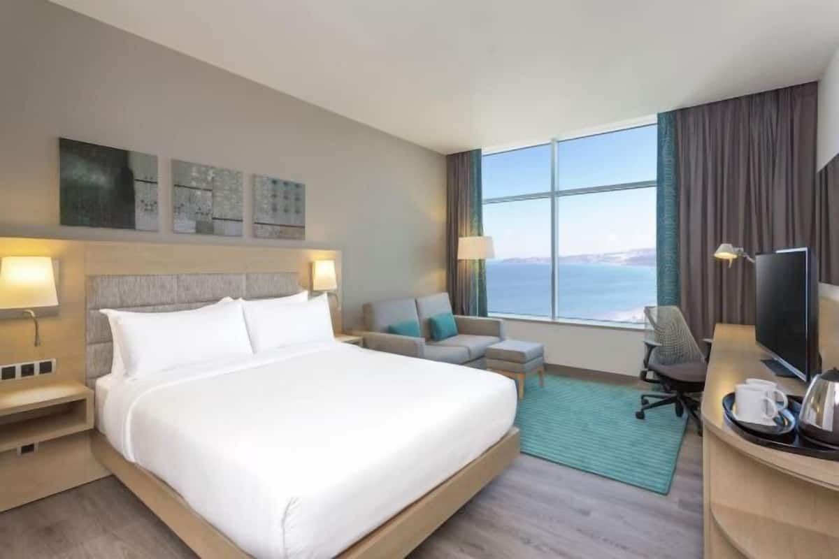 Minibar, in-room safe, blackout drapes, soundproofing