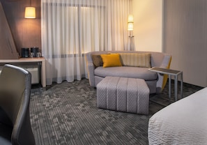 Premium bedding, desk, blackout curtains, iron/ironing board - Courtyard by Marriott Dallas Plano/The Colony (The Colony)