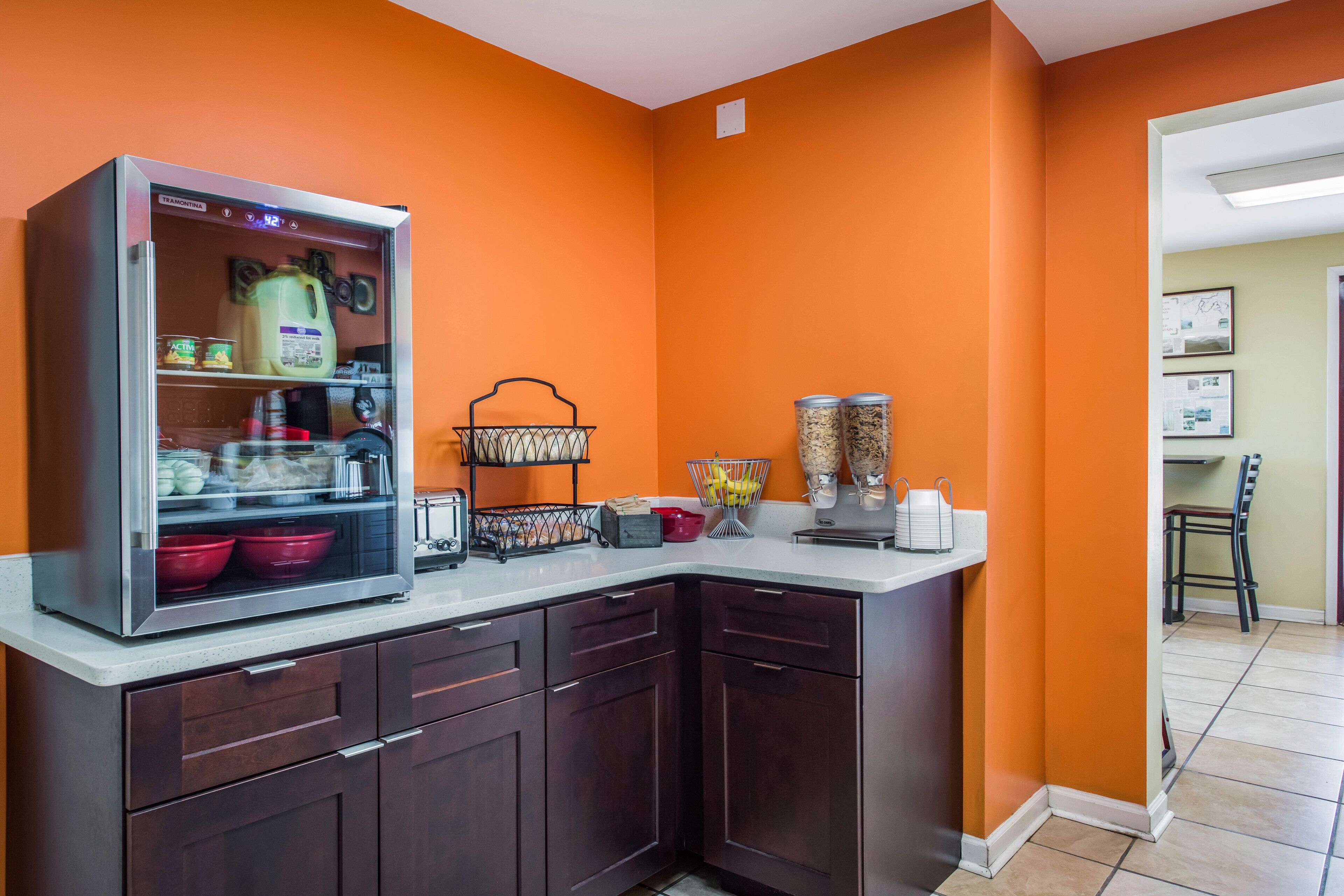 free daily continental breakfast