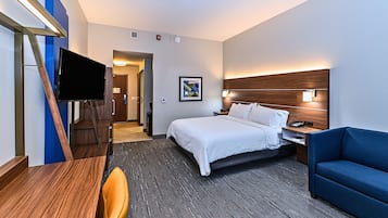 Bộ đồ giường cao cấp, két bảo mật tại phòng, bàn