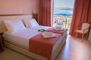 In-room safe, iron/ironing board, free cribs/infant beds, free WiFi - Hotel Palatino (Kefalonia)
