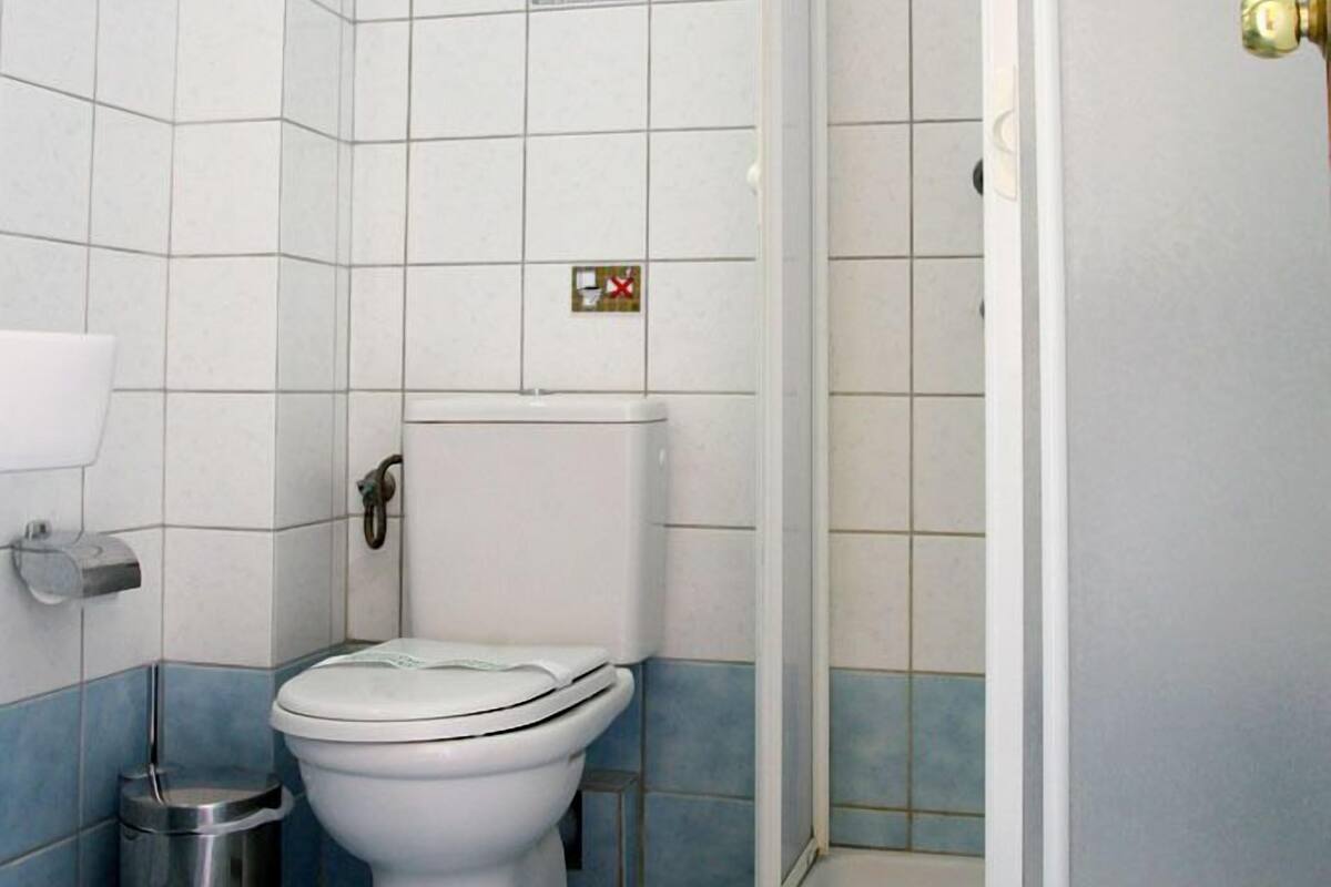 Shower, free toiletries, hair dryer (on request)