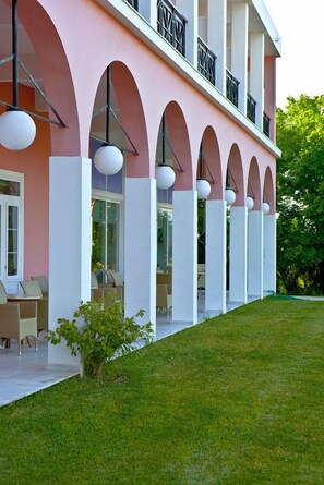 Property grounds - Hotel Palatino (Kefalonia)