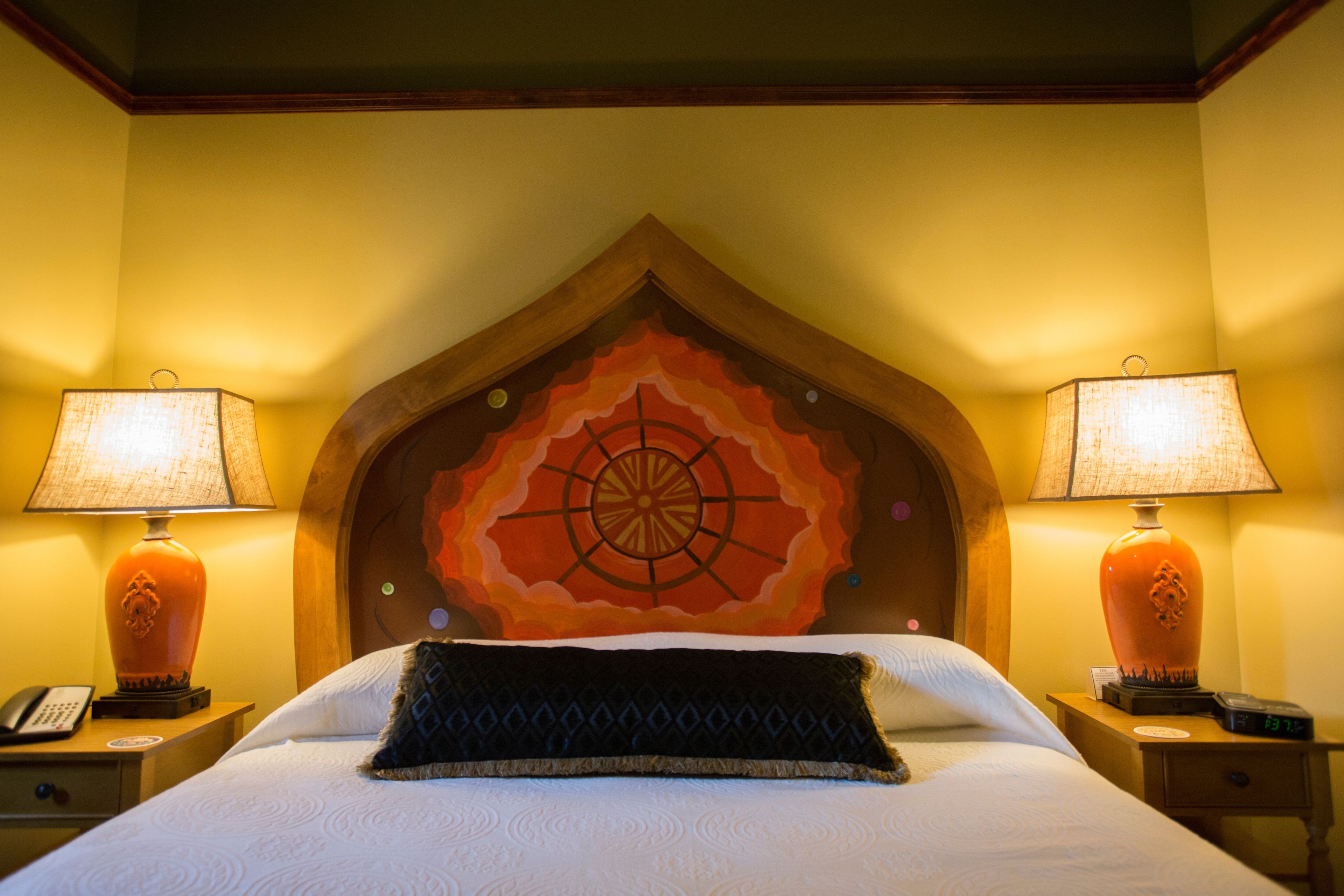 standard room, 1 king bed | in-room safe, desk, iron/ironing board, rollaway beds