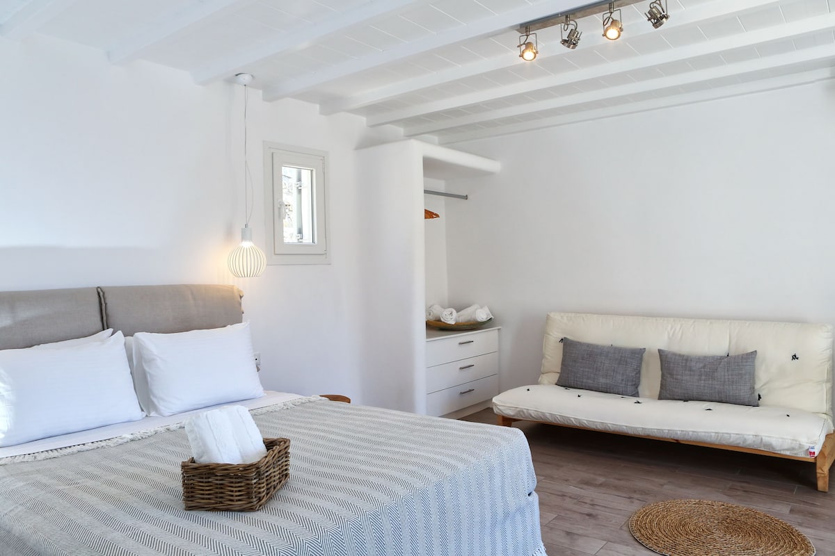 Suite Junior | Minibar, una cassaforte in camera, una scrivania, insonorizzazione
