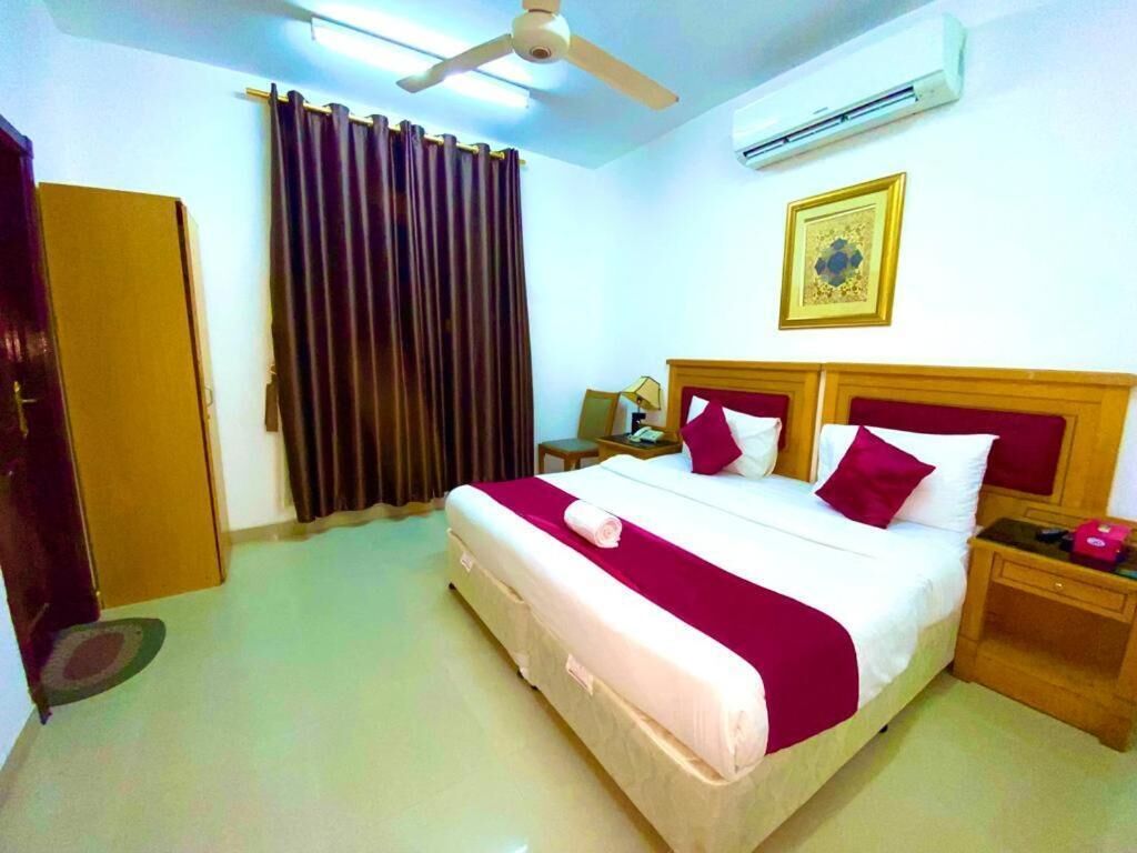 Bàn, truy cập Internet không dây miễn phí, có lối đi dành cho xe lăn 