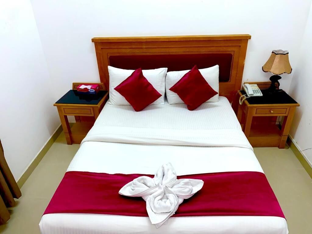 desk, free wifi, wheelchair access