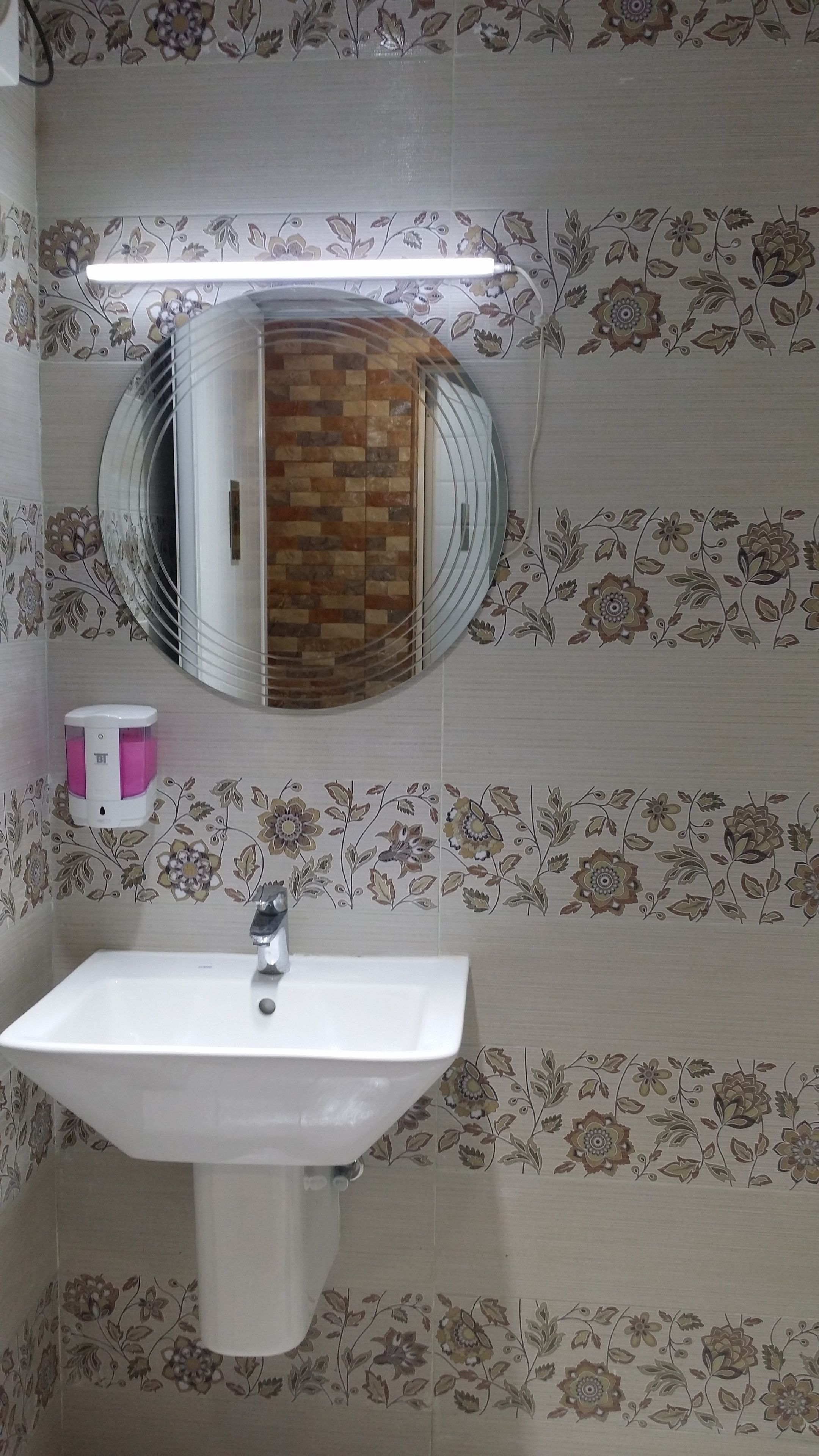 Chậu rửa trong phòng tắm