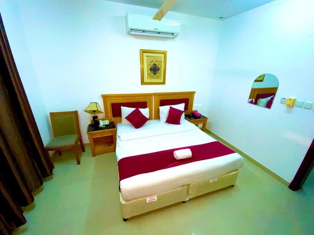 standard double or twin room | desk, free wifi, wheelchair access