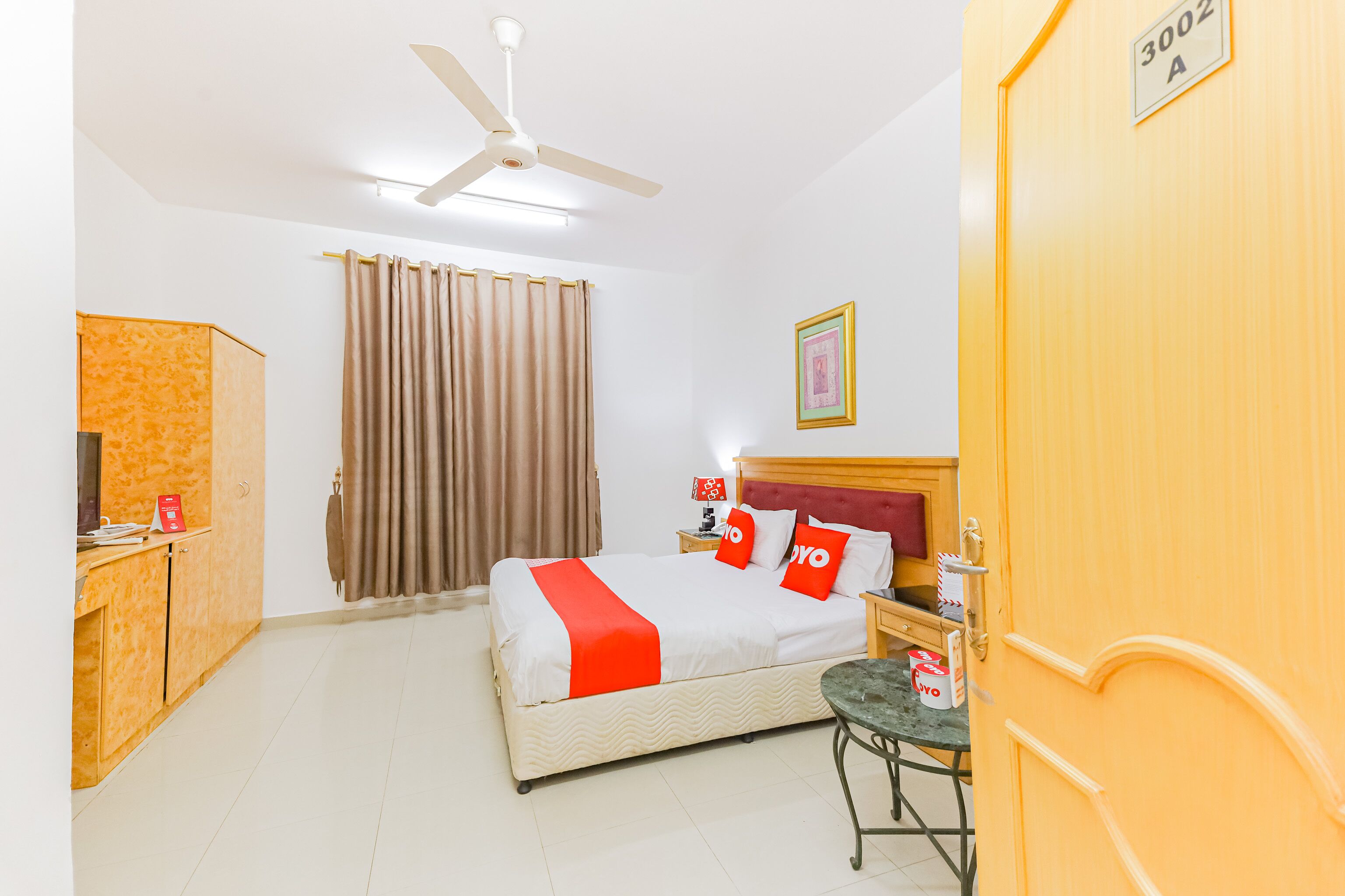 desk, free wifi, wheelchair access